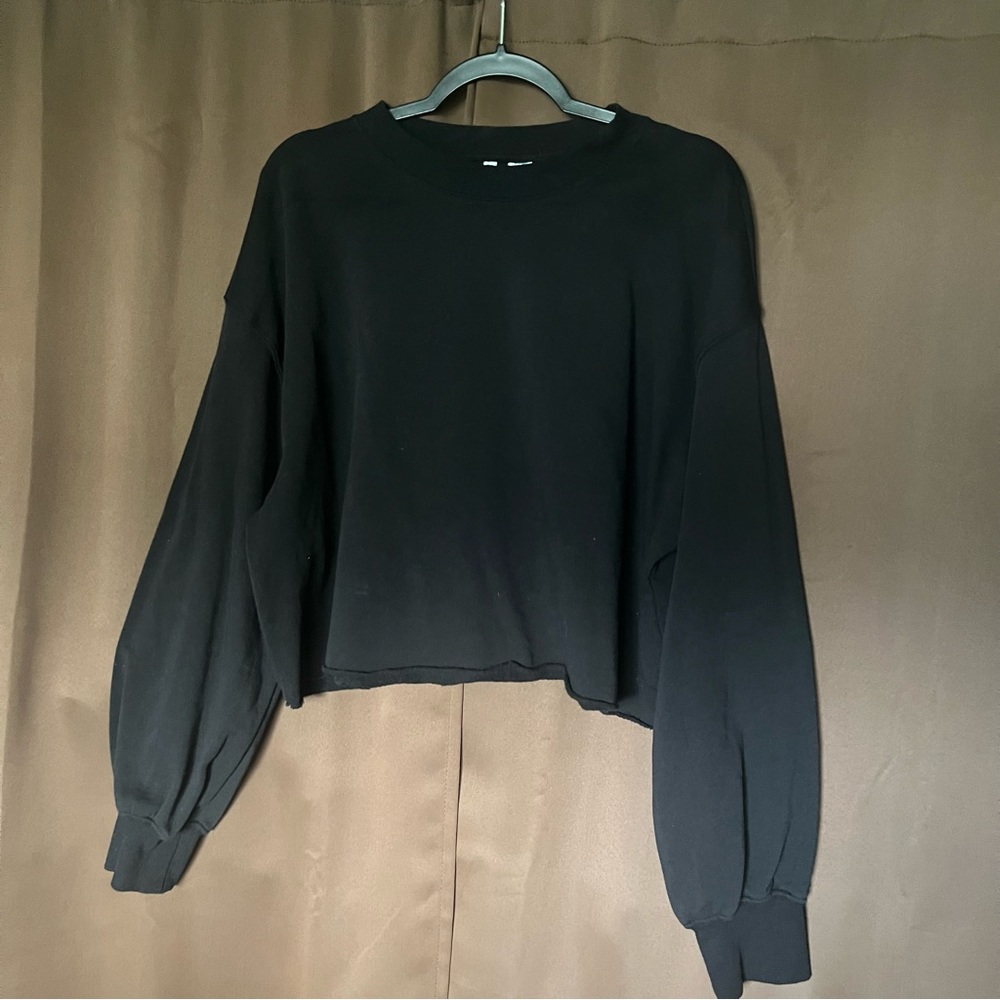 H&M Crop Sweatshirt